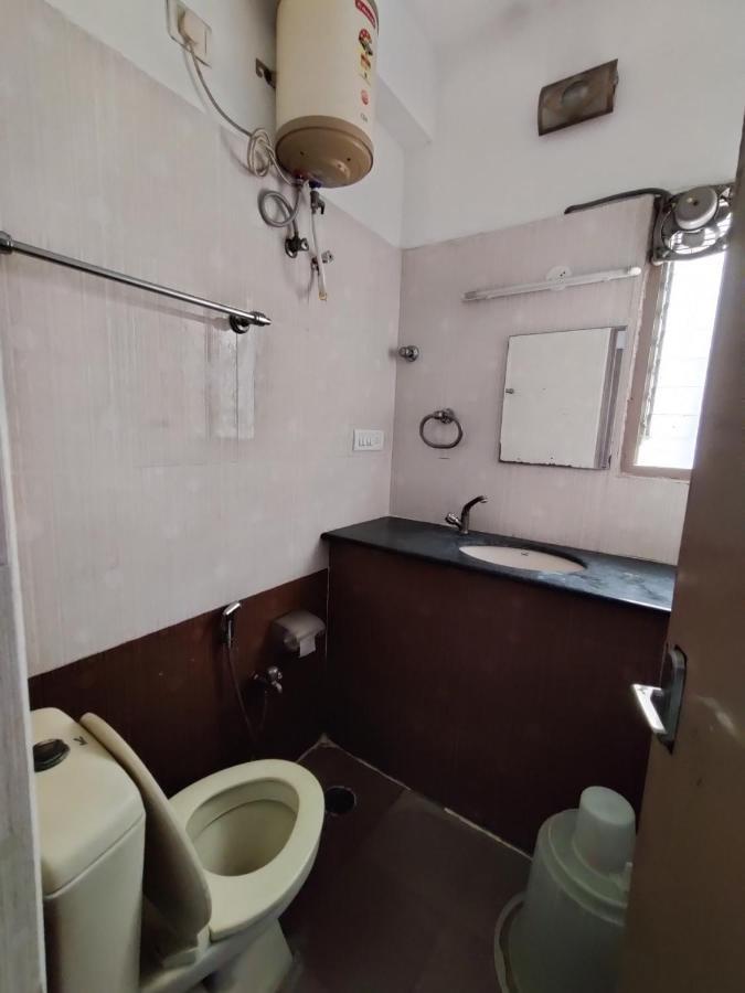 شيناي Swarna Sudarshan Service Apartments Sholinganallur المظهر الخارجي الصورة