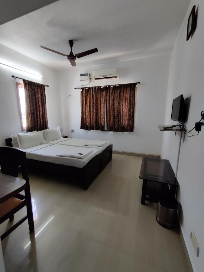شيناي Swarna Sudarshan Service Apartments Sholinganallur المظهر الخارجي الصورة